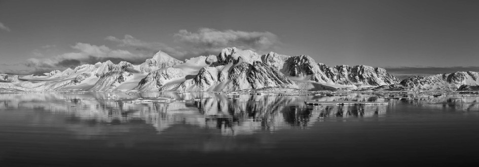 Svalbard 2017 Trip 1. Scenics and polar bears in Smeerenburg and Fuglefjorden.